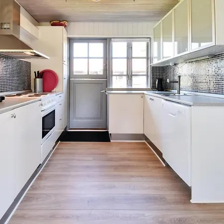 Two-bedroom Holiday In בית נופש *