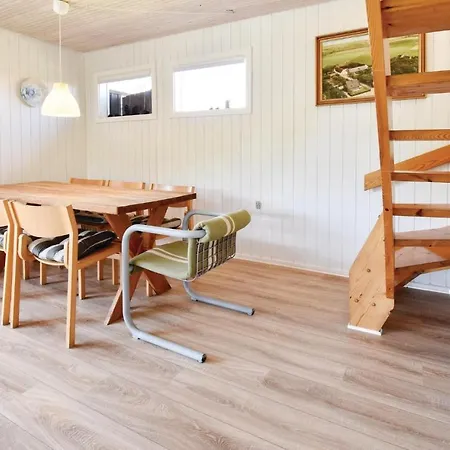 Two-bedroom Holiday In אוטרופ