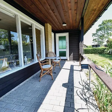 Two-bedroom Holiday In בית נופש